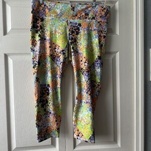 Power Hold by Fabletics, mid rise  capri stretch pant, size 1X